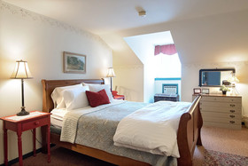 Captain Stannard Bed and Breakfast Country Inn