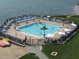 Waters Edge Resort & Spa