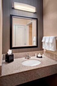 Courtyard Hartford Windsor