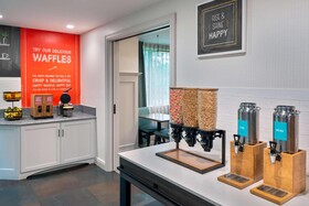 Hampton Inn Hartford/Airport