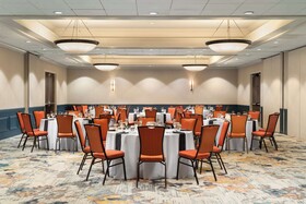 DoubleTree by Hilton Hotel Hartford-Bradley Airport