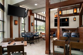 DoubleTree by Hilton Hotel Hartford-Bradley Airport