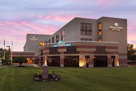 DoubleTree by Hilton Hotel Hartford-Bradley Airport
