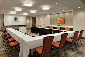 DoubleTree by Hilton Hotel Hartford-Bradley Airport