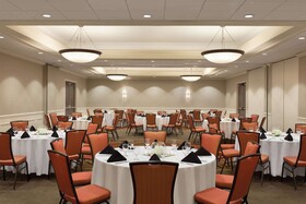 DoubleTree by Hilton Hotel Hartford-Bradley Airport