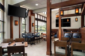 DoubleTree by Hilton Hotel Hartford-Bradley Airport