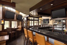 DoubleTree by Hilton Hotel Hartford-Bradley Airport