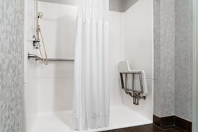 DoubleTree by Hilton Hotel Hartford-Bradley Airport