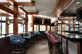 DoubleTree by Hilton Hotel Hartford-Bradley Airport