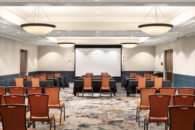 DoubleTree by Hilton Hotel Hartford-Bradley Airport