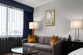 DoubleTree by Hilton Hotel Hartford-Bradley Airport