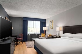 DoubleTree by Hilton Hotel Hartford-Bradley Airport