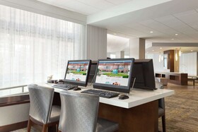 DoubleTree by Hilton Hotel Hartford-Bradley Airport