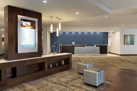 DoubleTree by Hilton Hotel Hartford-Bradley Airport