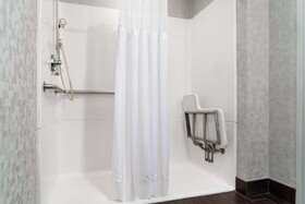 DoubleTree by Hilton Hotel Hartford-Bradley Airport