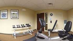 Holiday Inn Express Hotel & Suites