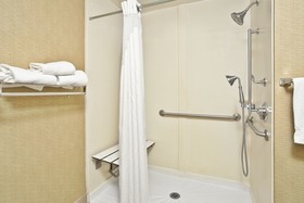 Holiday Inn Express Hotel & Suites