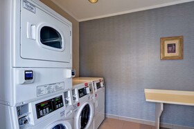Homewood Suites by Hilton Hartford / Windsor Locks