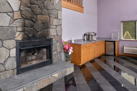 AmeriVu Inn and Suites Wolcott