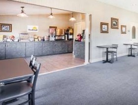 Days Inn by Wyndham Dover Downtown