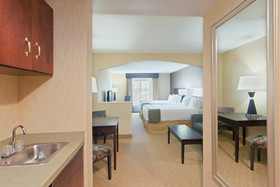 Holiday Inn Express & Suites Dover