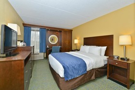 Comfort Inn & Suites Newark - Wilmington