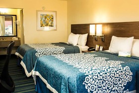 Days Inn by Wyndham Newark Wilmington