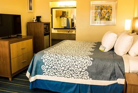 Days Inn by Wyndham Newark Wilmington