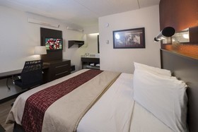 Red Roof PLUS+ Wilmington - Newark