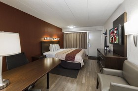 Red Roof PLUS+ Wilmington - Newark