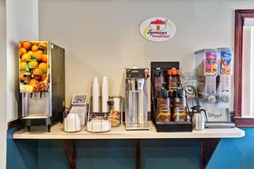 Super 8 by Wyndham Newark DE