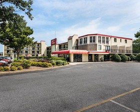 Econo Lodge Inn & Suites Resort - Rehoboth Beach