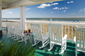Elizabeth Pointe Lodge