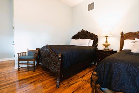 Oak Park Inn