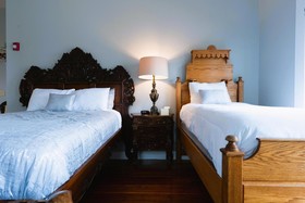 Oak Park Inn