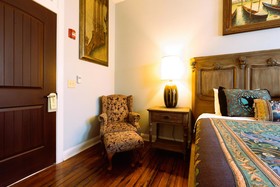 Oak Park Inn
