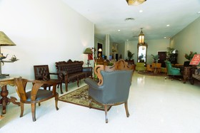 Oak Park Inn