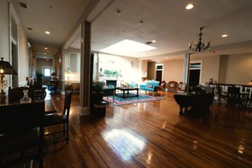 Oak Park Inn