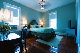 Oak Park Inn