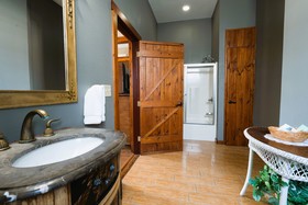 Oak Park Inn
