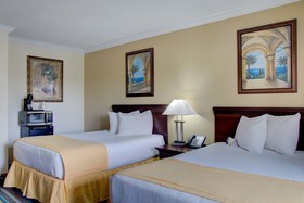 Boca Raton Plaza Hotel & Suites