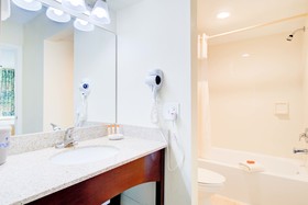 Boca Raton Plaza Hotel & Suites