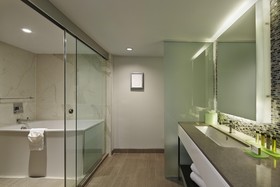 Waterstone Resort & Marina Boca Raton, Curio Collection by Hilton