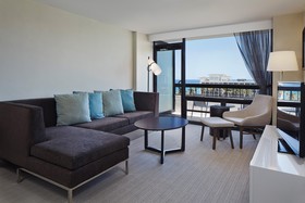 Waterstone Resort & Marina Boca Raton, Curio Collection by Hilton