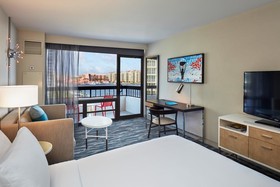 Waterstone Resort & Marina Boca Raton, Curio Collection by Hilton