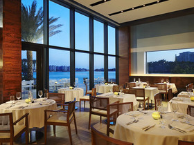 Waterstone Resort & Marina Boca Raton, Curio Collection by Hilton