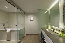 Waterstone Resort & Marina Boca Raton, Curio Collection by Hilton