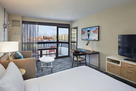 Waterstone Resort & Marina Boca Raton, Curio Collection by Hilton