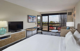 Waterstone Resort & Marina Boca Raton, Curio Collection by Hilton