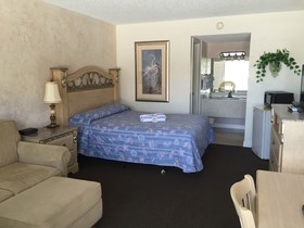 Bonita Beach Inn and Suites